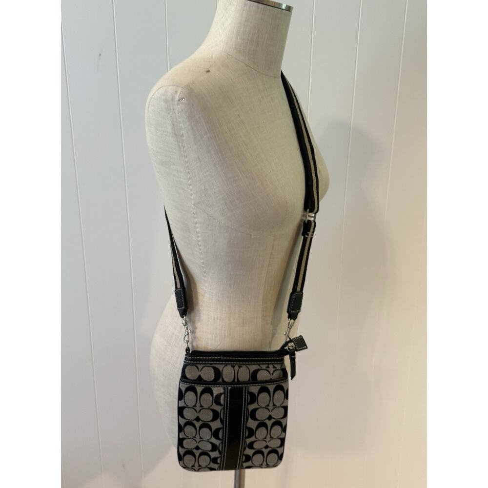 Coach Black Signature C Crossbody Bag Purse Adjustable Strap Zip Top Logo - Picture 3 of 10